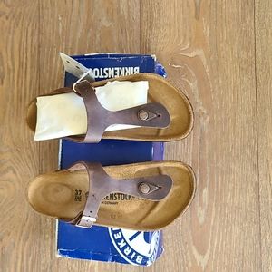Women's Birkenstock Gizeh size 6